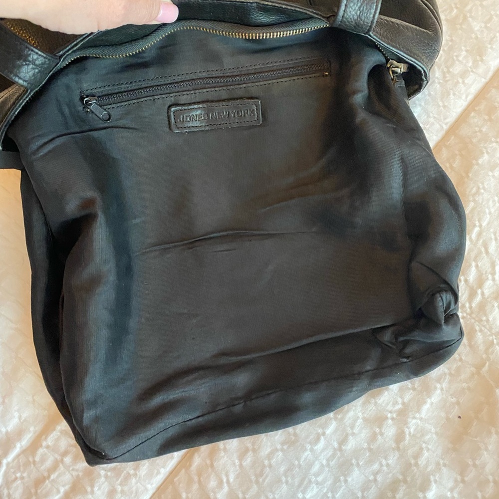 Jones New York Black Leather Bag - Minimalist Classic Elegance with Bow Detail - Picture 7 of 10